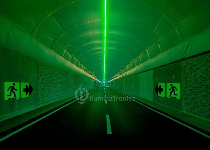 Sistema de iluminación de emergencia con tiras LED para rutas de evacuación en túneles